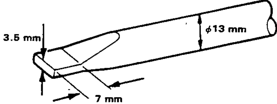 Detail of the screwdriver used to pry the driveshaft, with tip and shaft dimensions.
